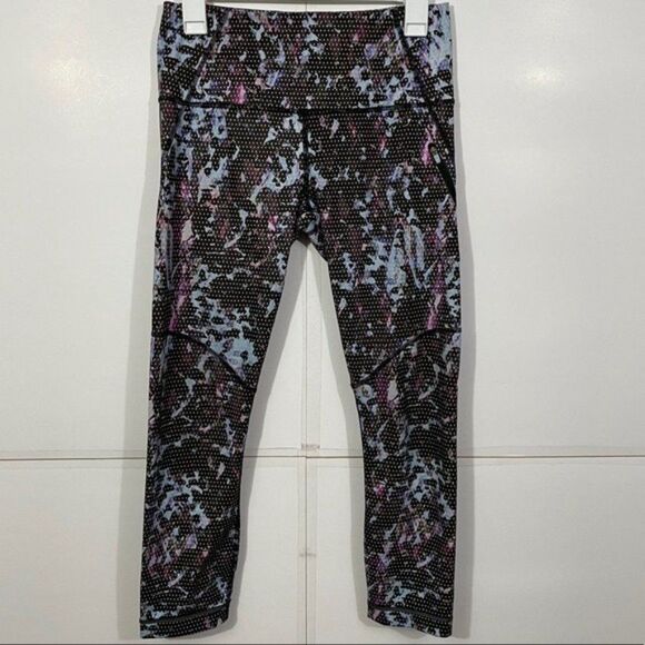 LuLuLemon All Sport Crop Floral Printed Leggings - Picture 2 of 6